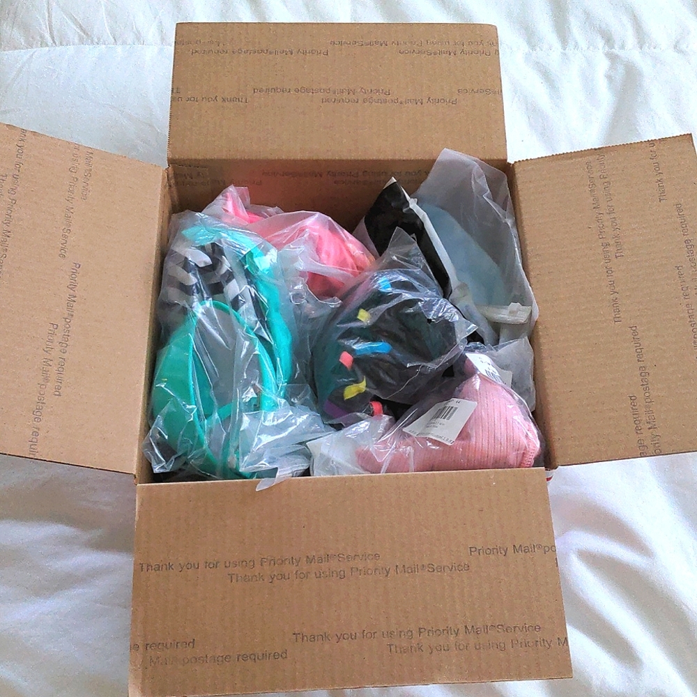 10 items Per Lot Wholesale
